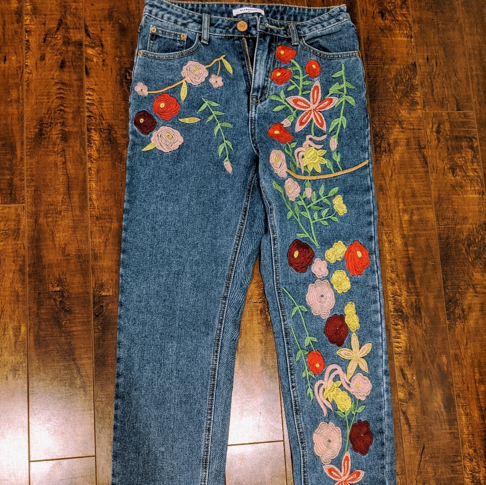 Simmons Flower Embroidered Jeans
